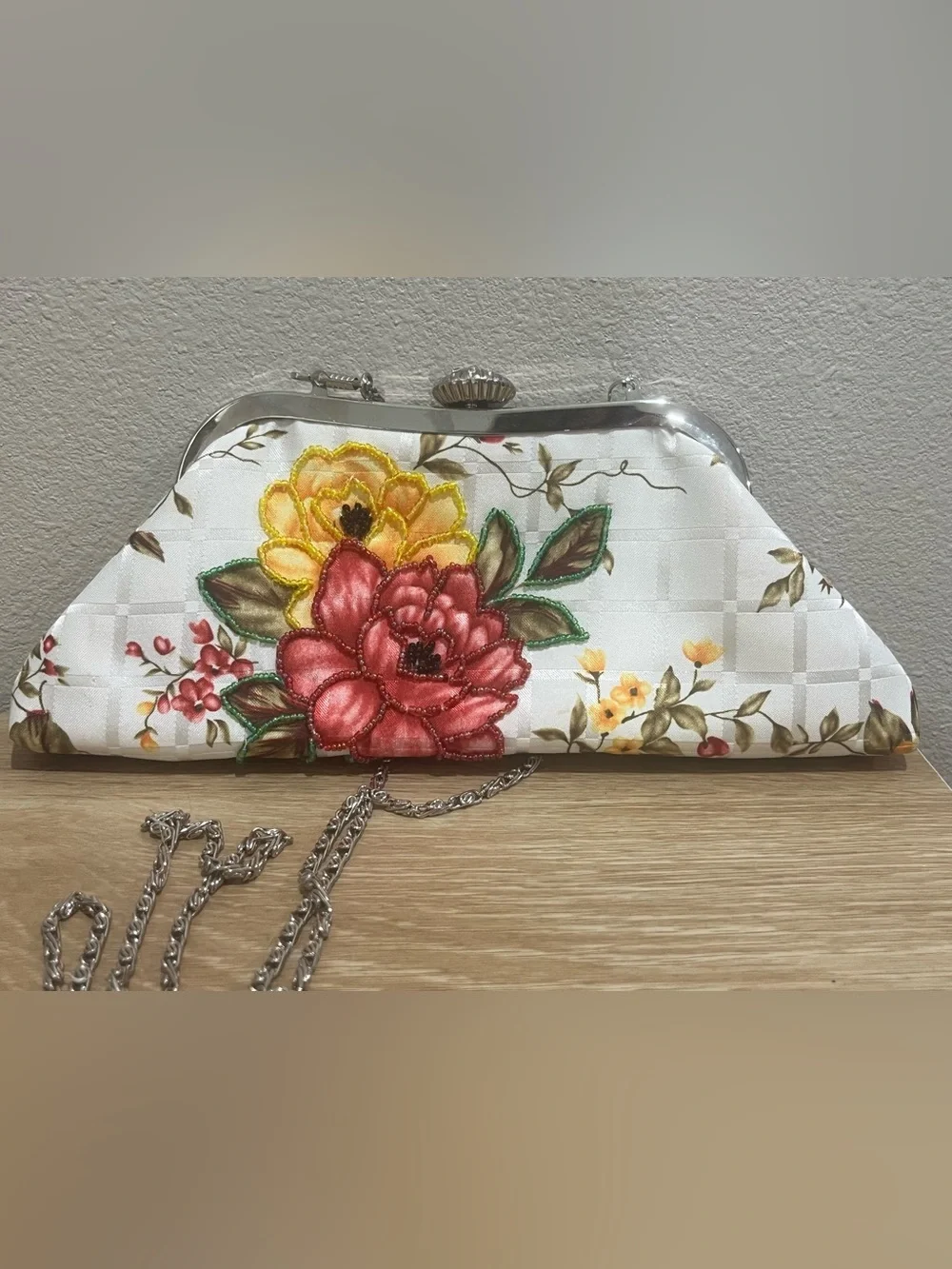 Womens Vintage Pink Beaded Floral Clutch Handbag Multicolor Silver Tone